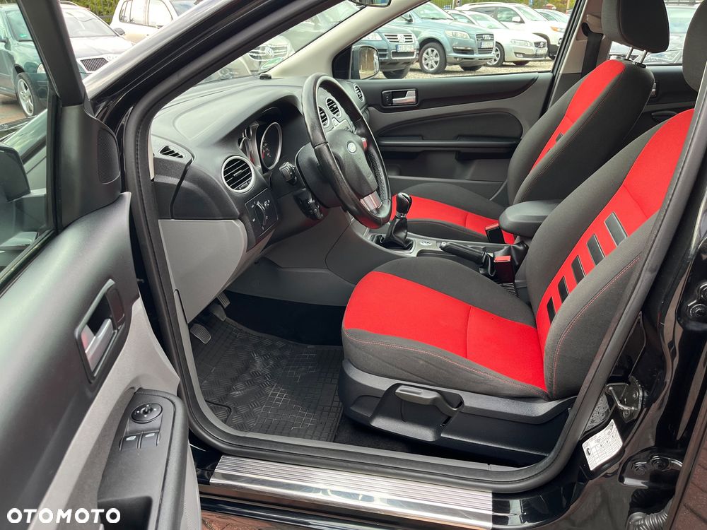 Ford Focus 1.6 Ti-VCT Sport - 19