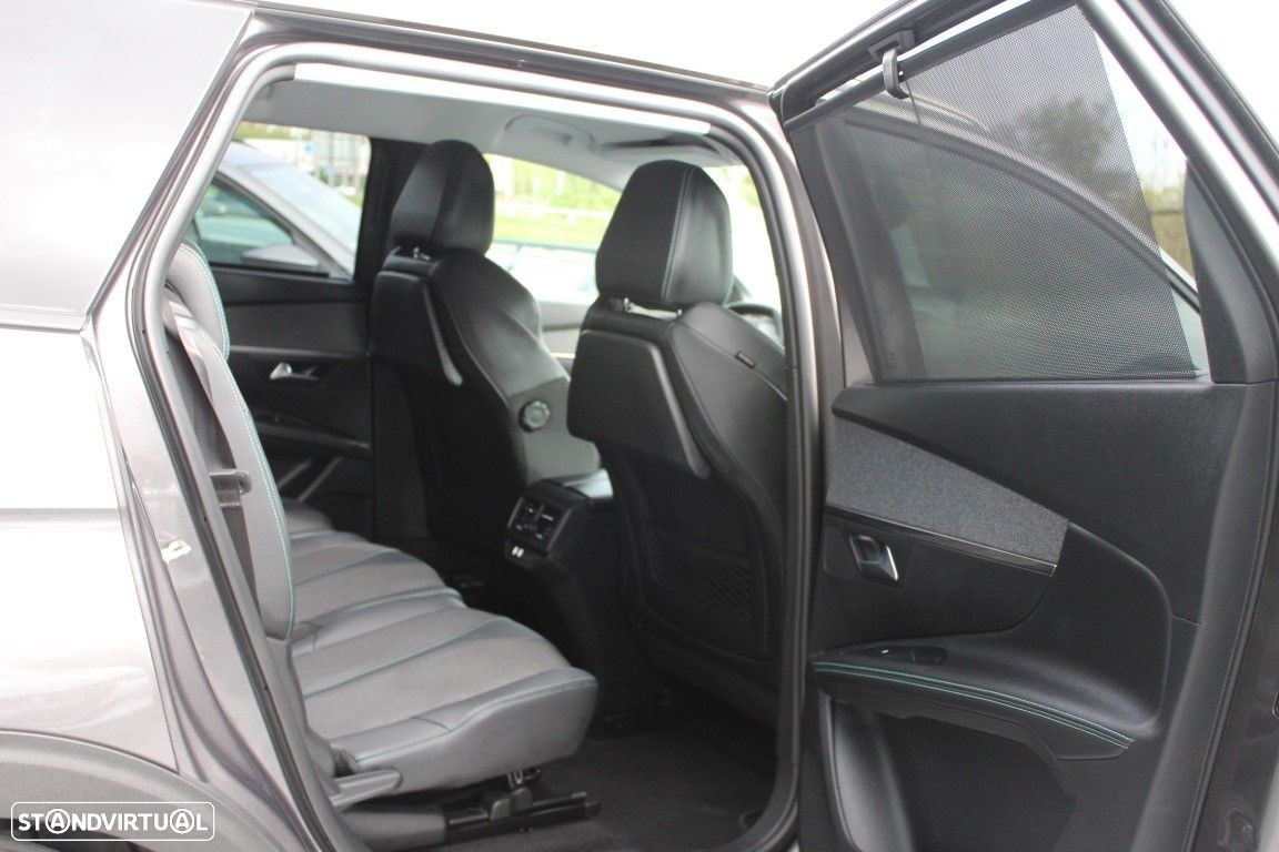 Peugeot 5008 1.5 BlueHDi Allure Pack EAT8 - 17