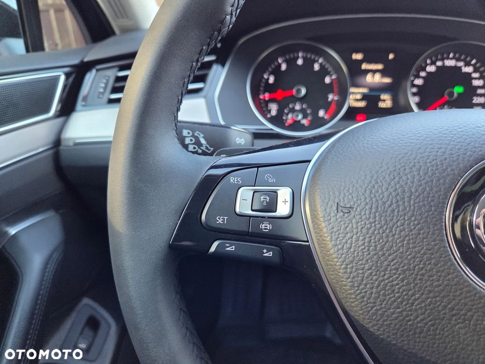 Volkswagen Passat Variant 1.5 TSI EVO Highline DSG - 30