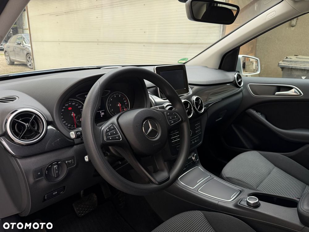 Mercedes-Benz Klasa B 180 7G-DCT - 11