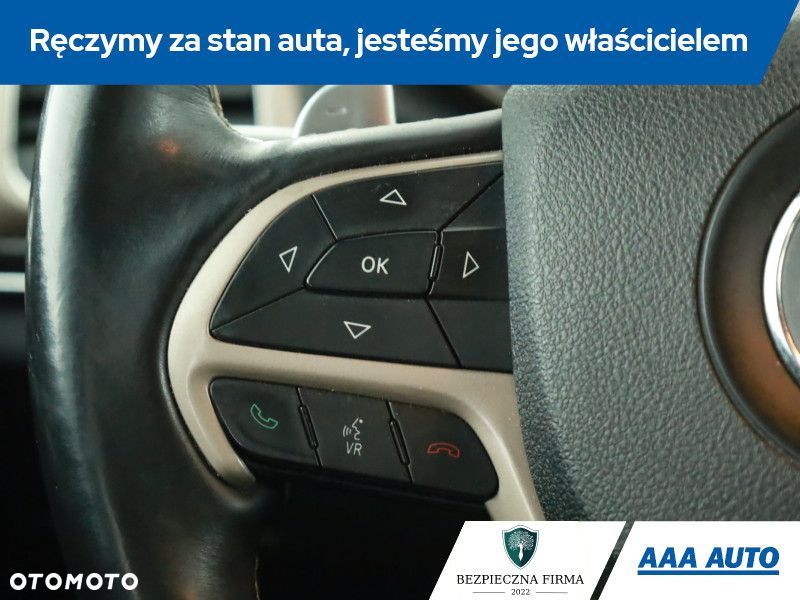 Jeep Grand Cherokee - 16