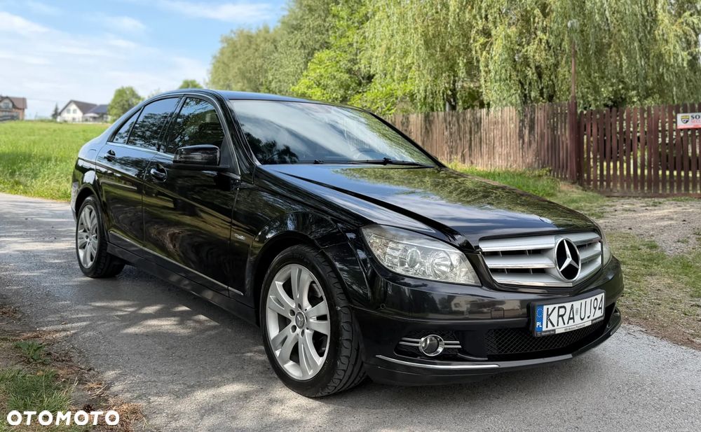 Mercedes-Benz Klasa C 250 CDI DPF 4Matic 7G-TRONIC BlueEFFICIENCY Avantgarde - 4