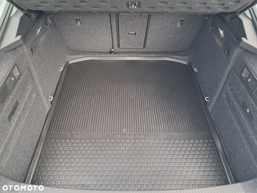 Skoda Superb 2.0 TSI Style DSG - 25