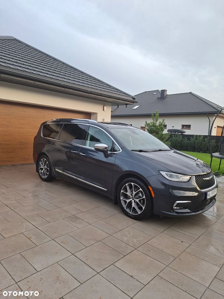 Chrysler Pacifica - 8