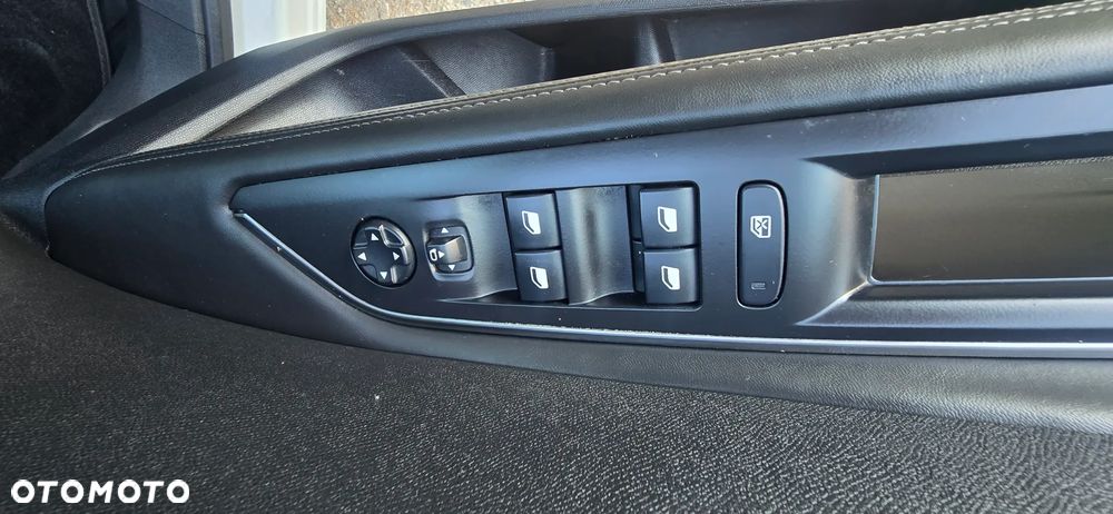 Peugeot 3008 BlueHDi 120 EAT6 Stop & Start Business Line - 26
