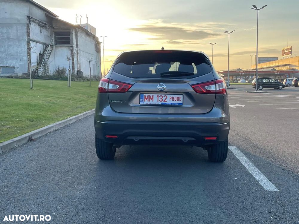 Nissan Qashqai 1.6 DCI Xtronic N-Connecta - 10