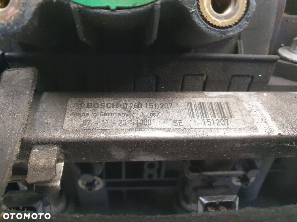 Opel Corsa D 1.0 12V KOLEKTOR SSĄCY 0280600062 55557905 - 10