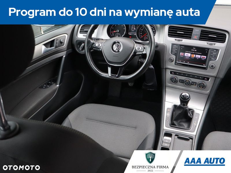 Volkswagen Golf - 8