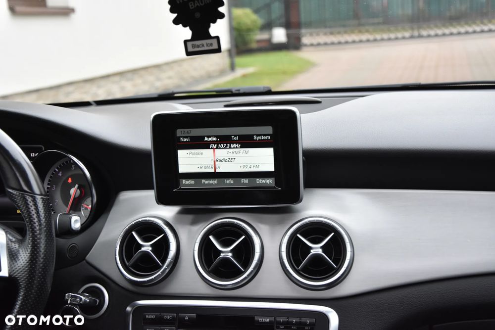 Mercedes-Benz CLA 200 7G-DCT AMG Line - 24