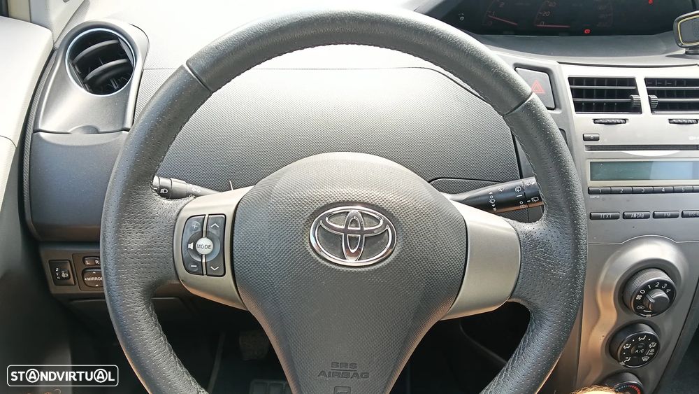 Toyota Yaris 1.4 D-4D Sol - 11