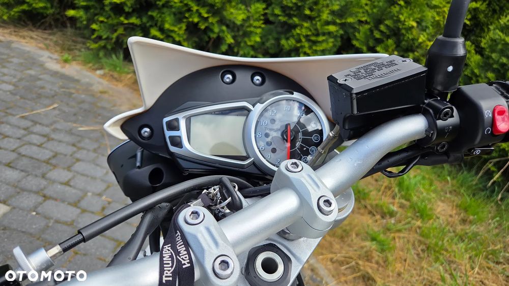 Triumph Street Triple - 17