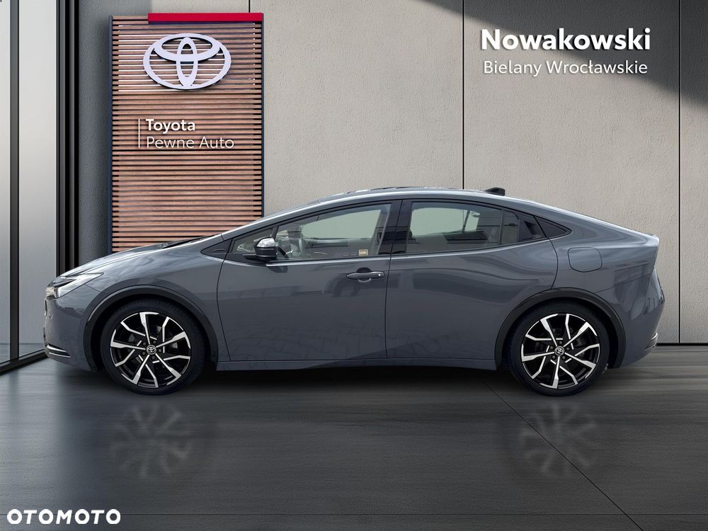 Toyota Prius - 4