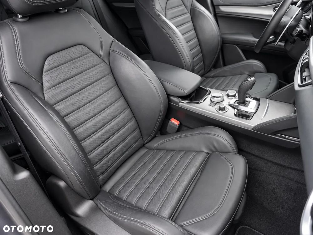 Alfa Romeo Stelvio 2.0 Turbo Veloce Q4 - 36