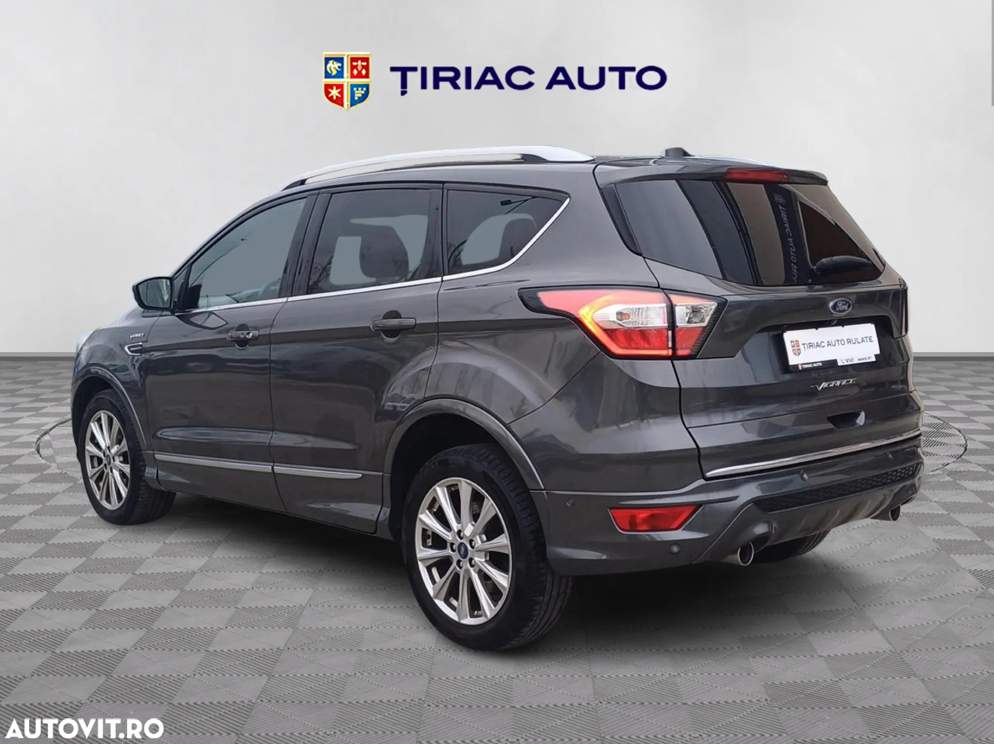 Ford Kuga 2.0 TDCi 4WD Powershift Vignale - 3