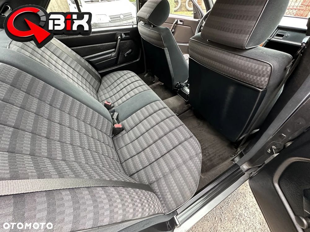 Mercedes-Benz W201 (190) - 24
