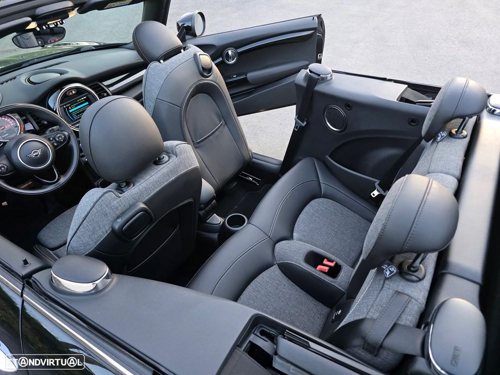 MINI Cabrio Cooper Auto. - 32