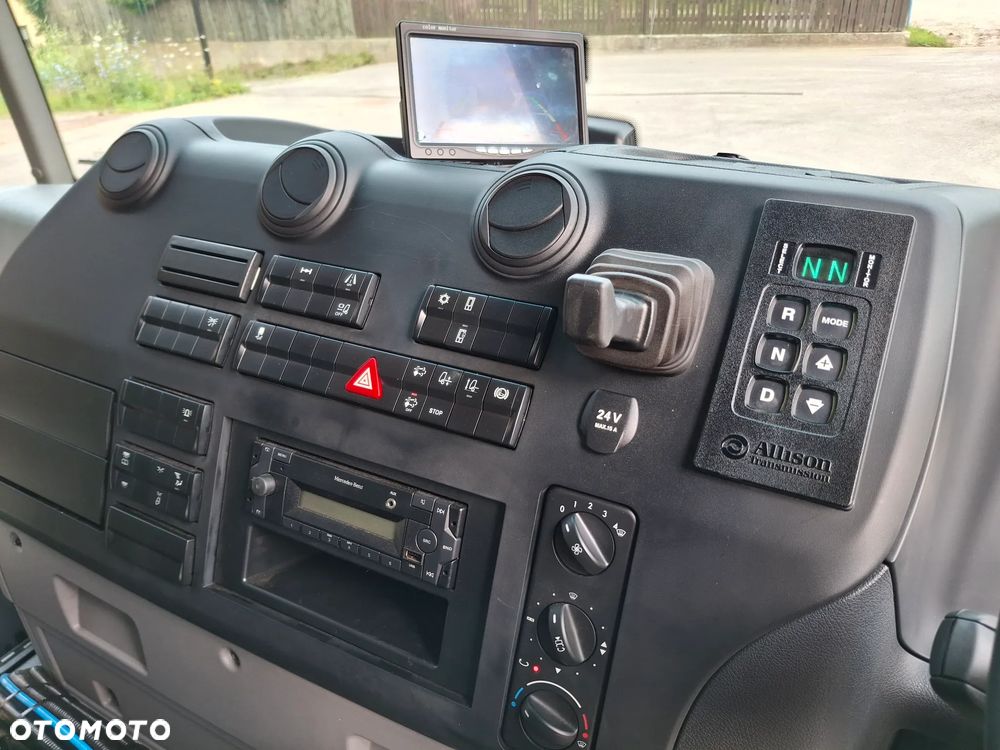 Mercedes-Benz Econic 1827 Zamiatarka FAUN Viajet EURO 6 PM10 Dodatkowy Silnik W Zabudowie Dodatkowa Szczotka Odchwaszczarka Dodatkowy Zbiornik Wody Rura do Liści Studzienek Samochód Jak Nowy 860 km Przebiegu 2023 Rok Zamiatarka Uliczna - 29