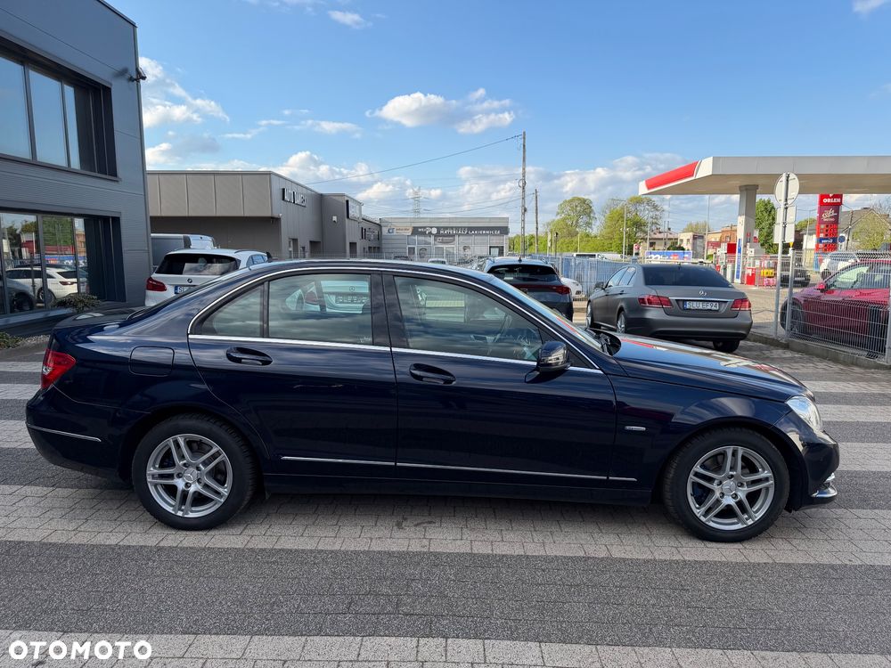 Mercedes-Benz Klasa C 200 CGI Automatik BlueEFFICIENCY Avantgarde - 3
