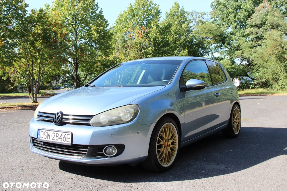 Volkswagen Golf - 1