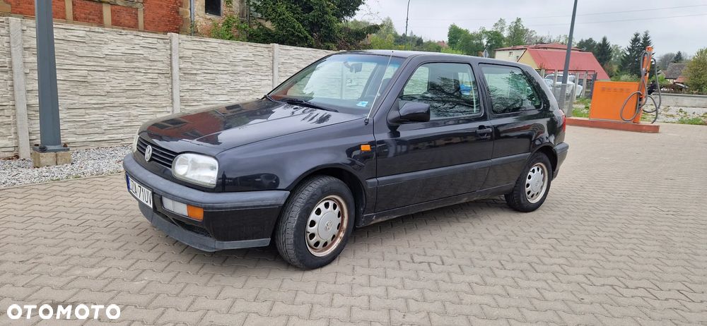 Volkswagen Golf 1.8 GL - 1