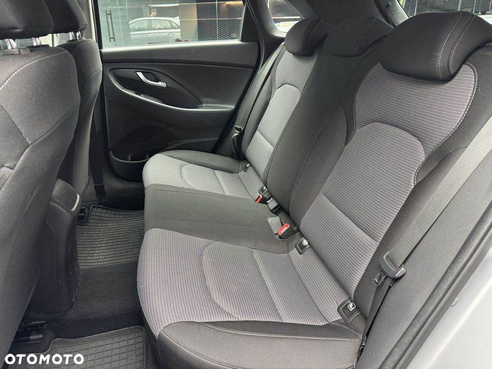 Hyundai i30 1.5 DPI Classic + - 15