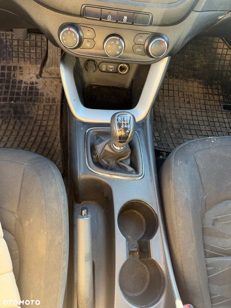 Kia Ceed - 12