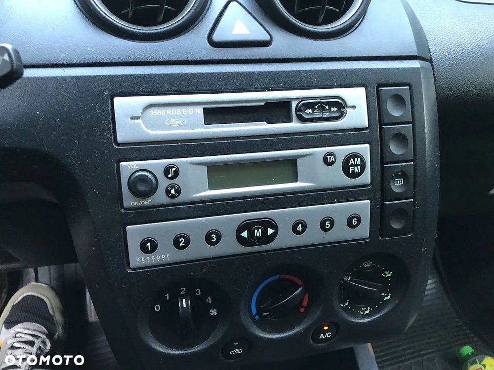 Ford Fiesta 1.25 Trend - 10