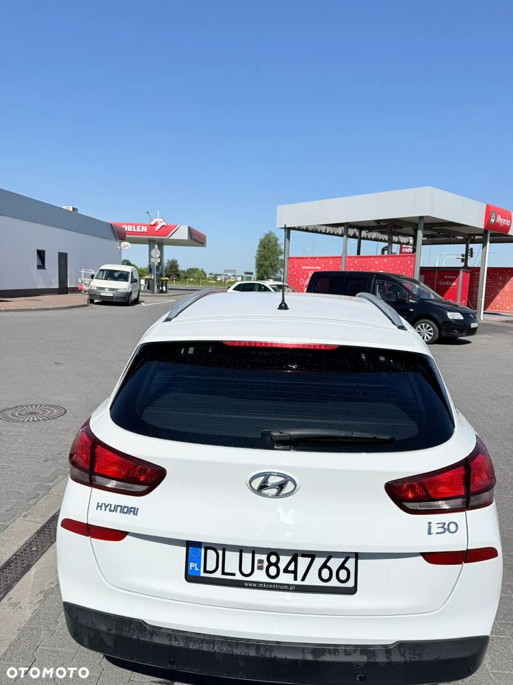Hyundai i30 1.6 D Classic + - 12