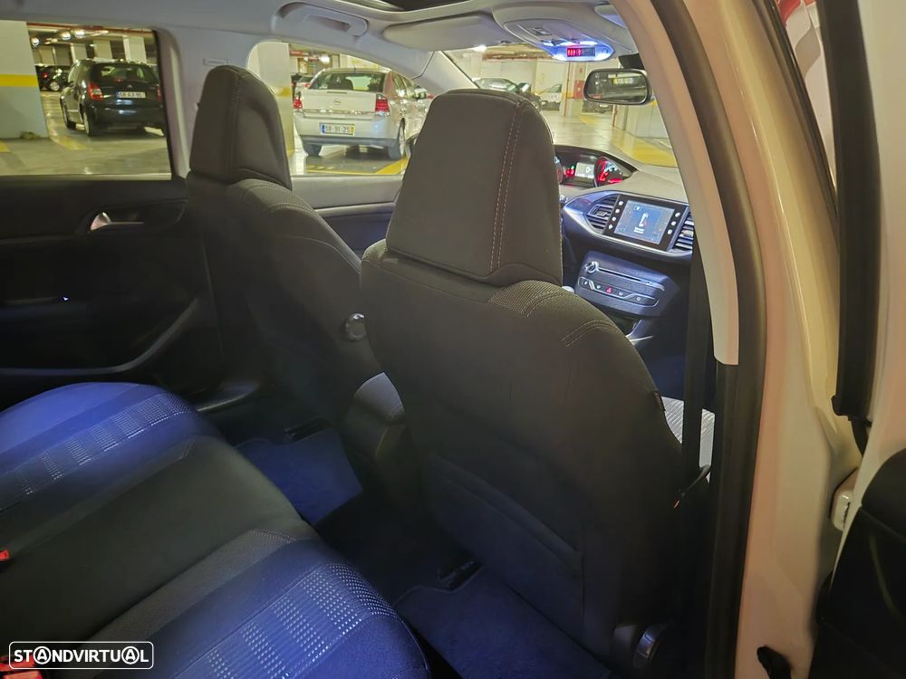 Peugeot 308 SW 1.6 BlueHDi Style - 33