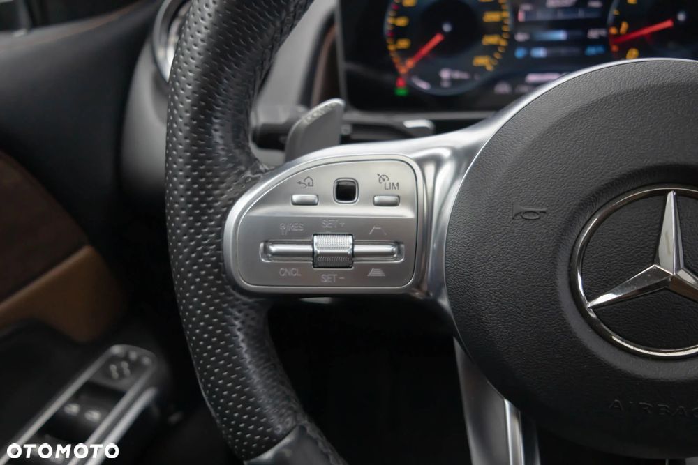 Mercedes-Benz GLB - 23