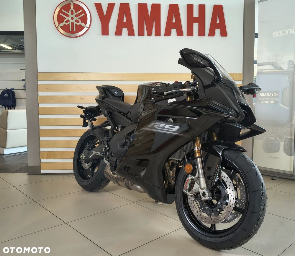 Yamaha R9 - 2