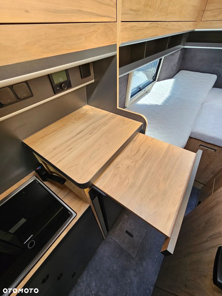 Globe-Traveller Voyager Z - 17