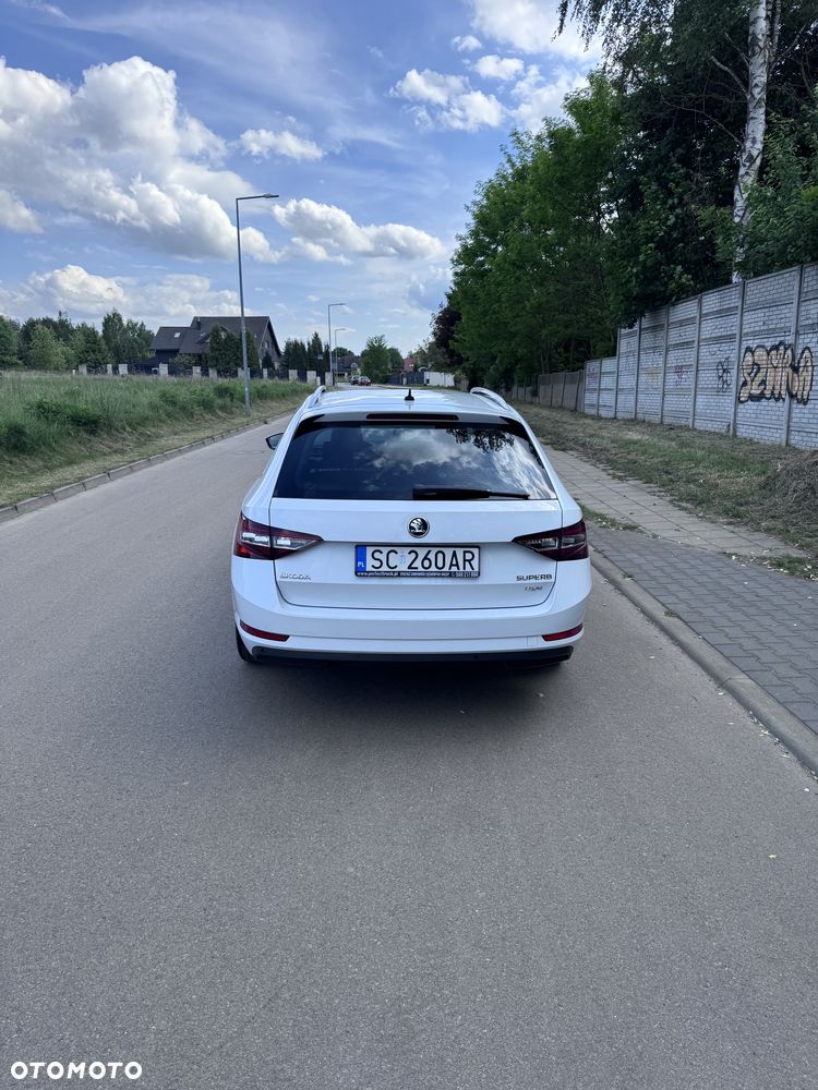 Skoda Superb 2.0 TDI 4x4 Style DSG - 5