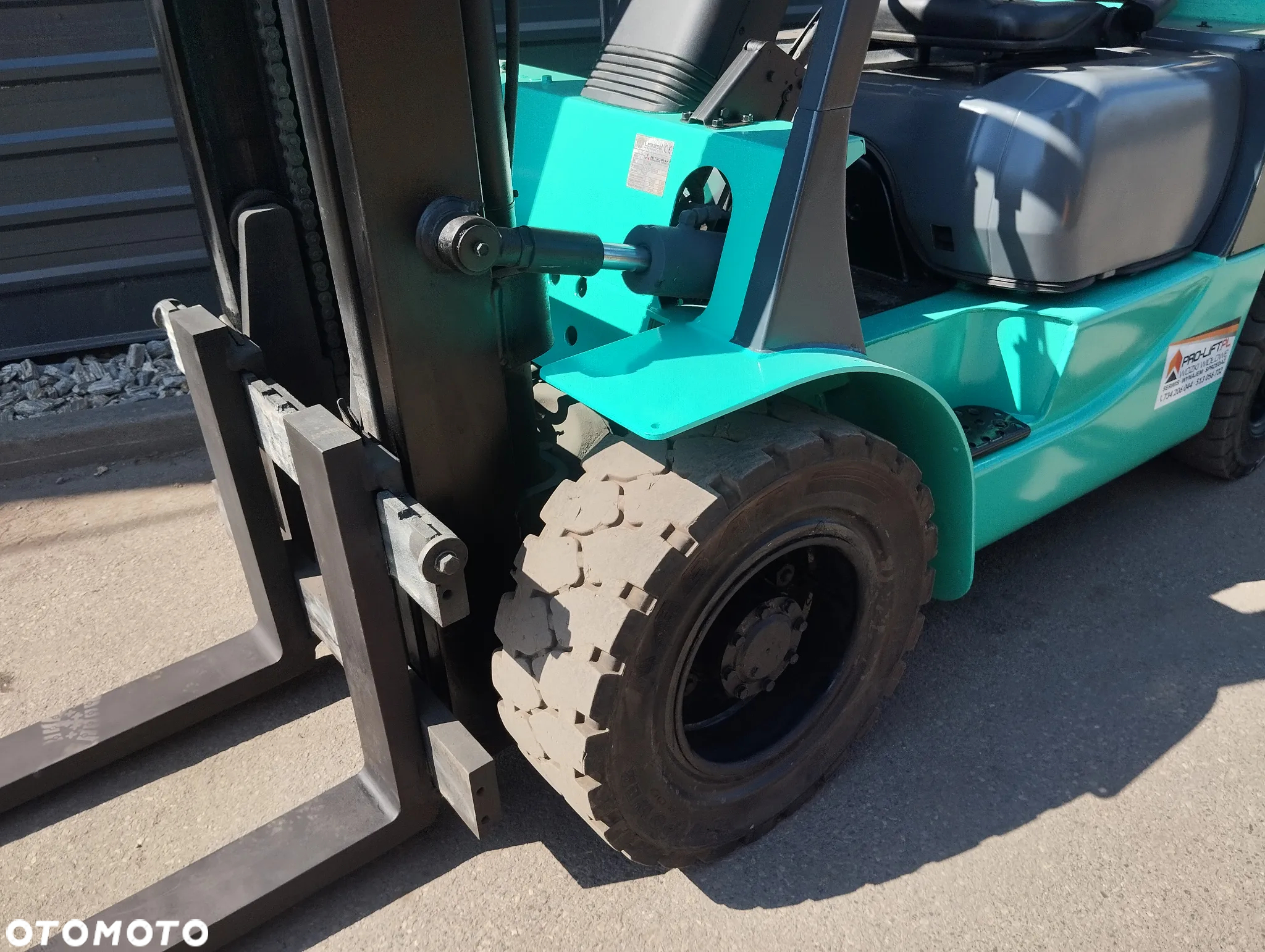 Mitsubishi FG35K - 7