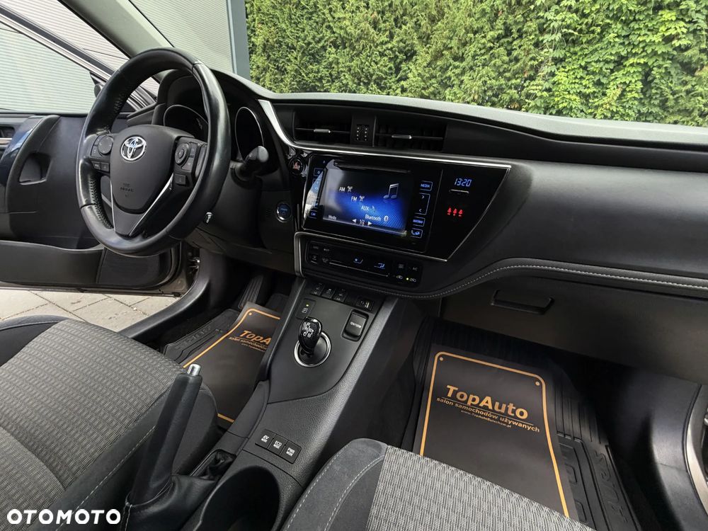 Toyota Auris - 16
