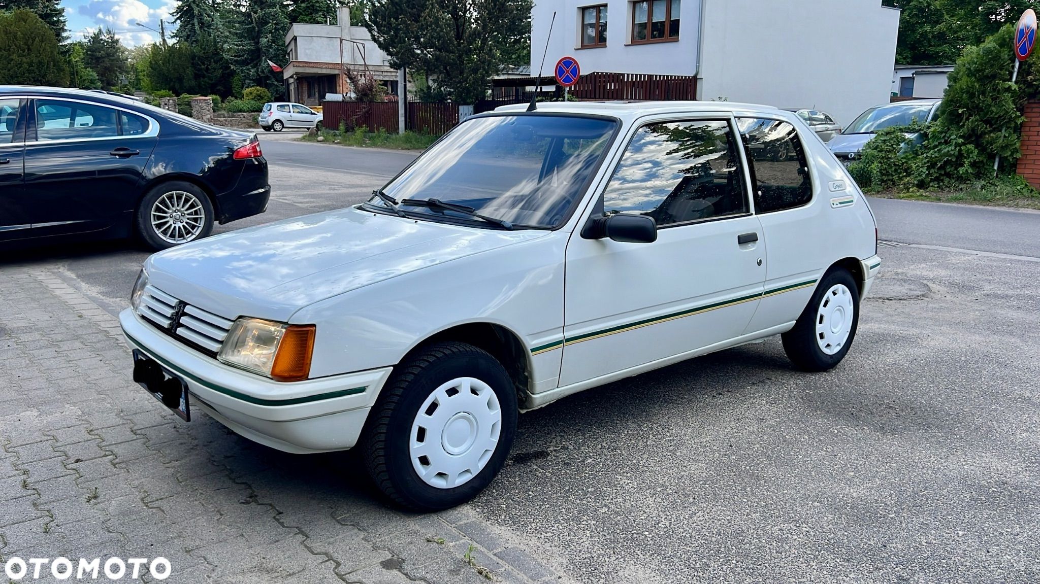 Peugeot 205 - 1