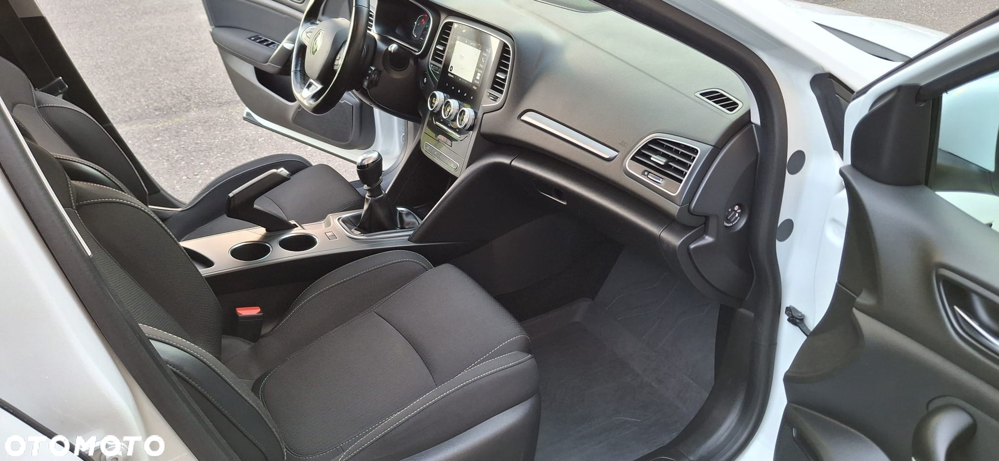 Renault Megane Grandtour BLUE dCi 115 LIMITED - 12