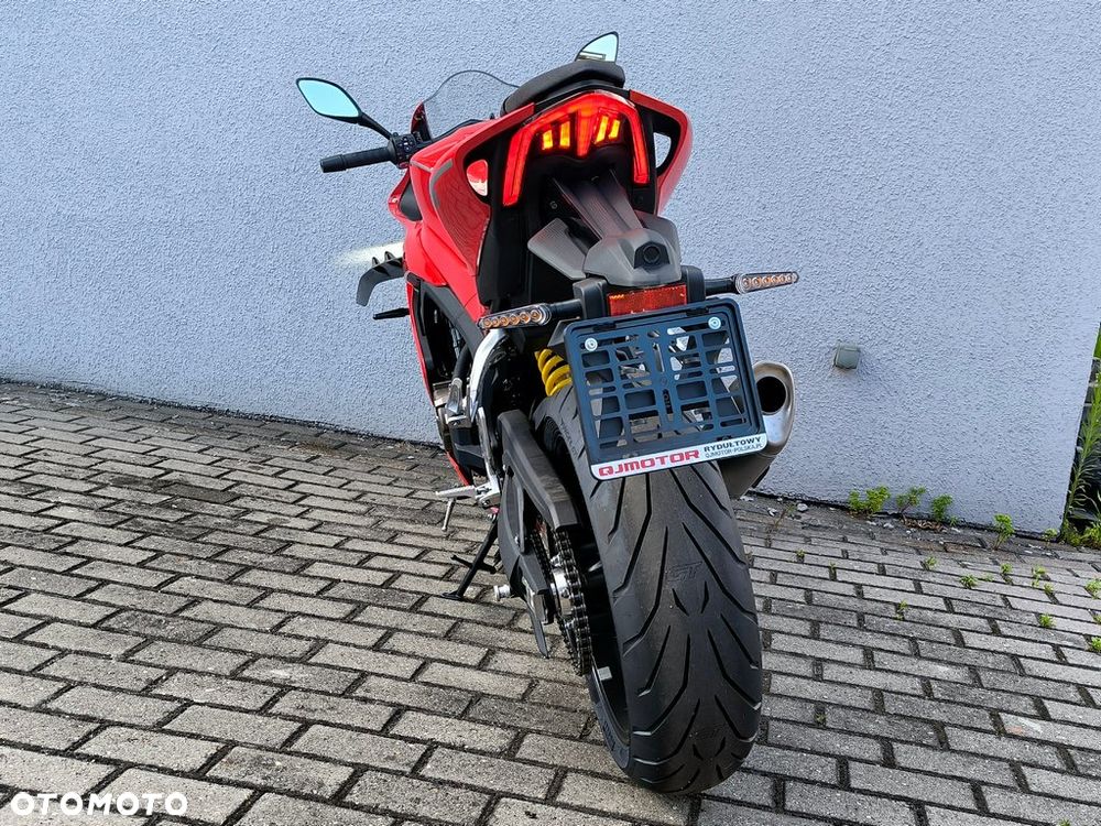QJMOTOR SRK 800RR - 12