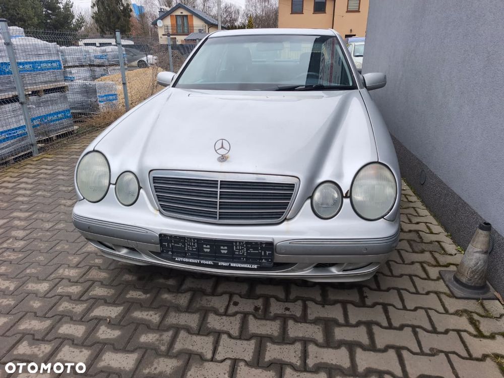 Mercedes-Benz Klasa E - 1