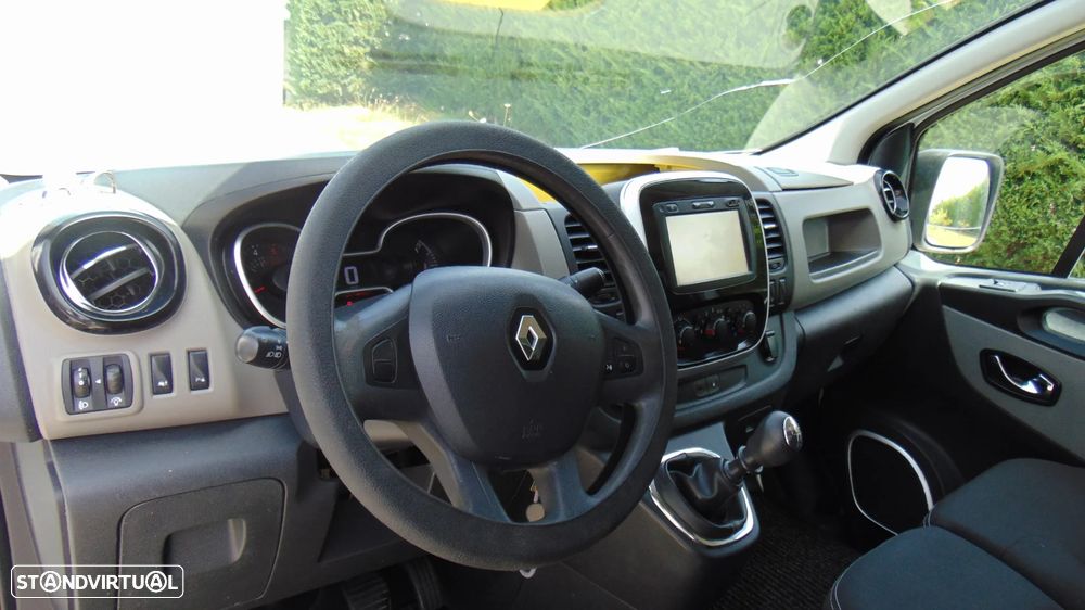 Renault TRAFIC LONGA 1.6 DCI 120CV 6LUGARES - 12