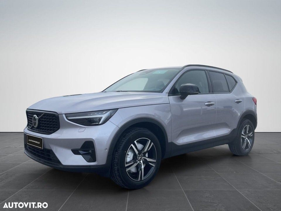 Volvo XC 40 B4 AT FWD MHEV Plus Dark - 2