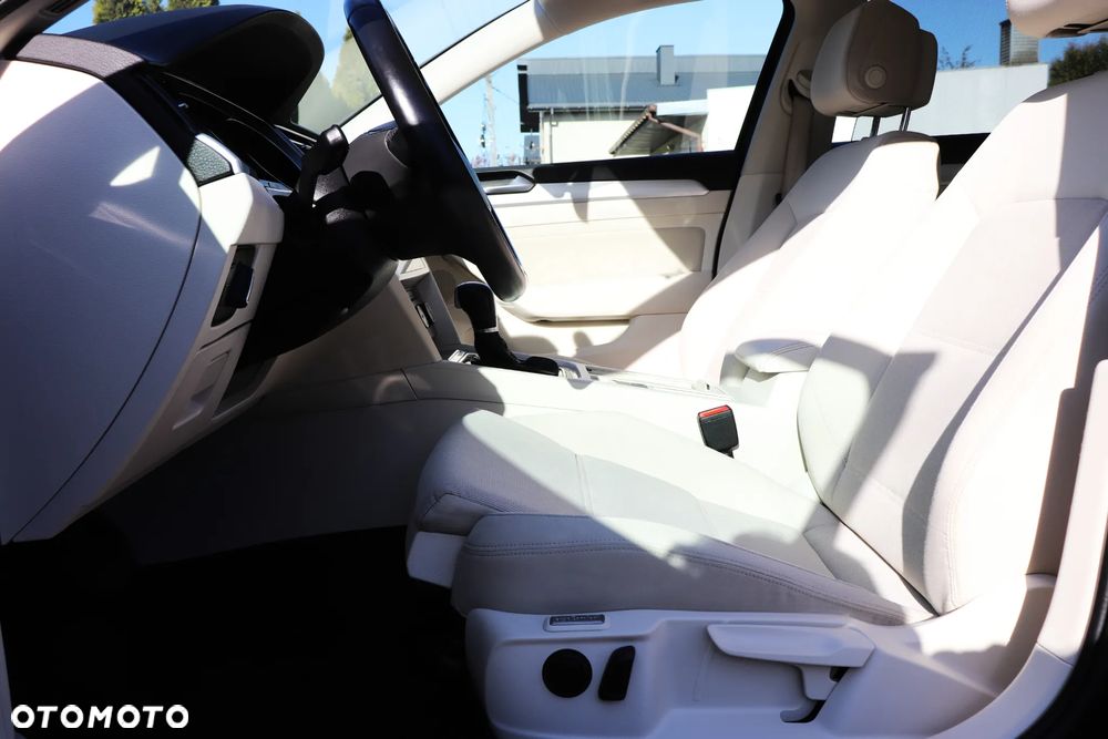 Volkswagen Passat 2.0 TDI SCR DSG Comfortline - 13