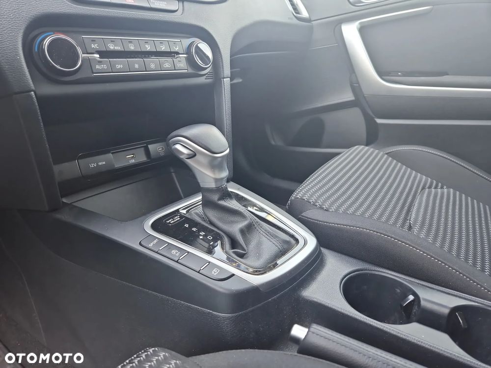 Kia XCeed - 10