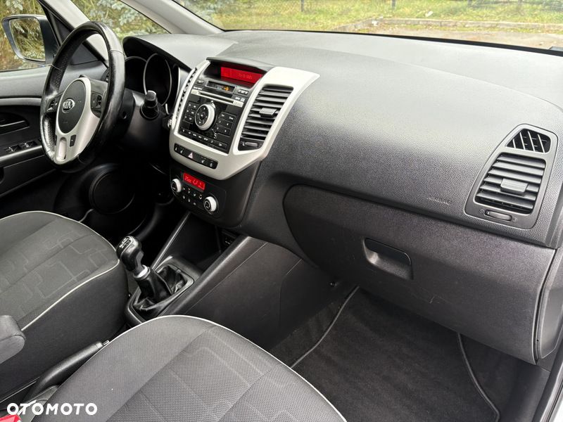 Kia Venga 1.4 CVVT ISG Dream Team Edition - 12