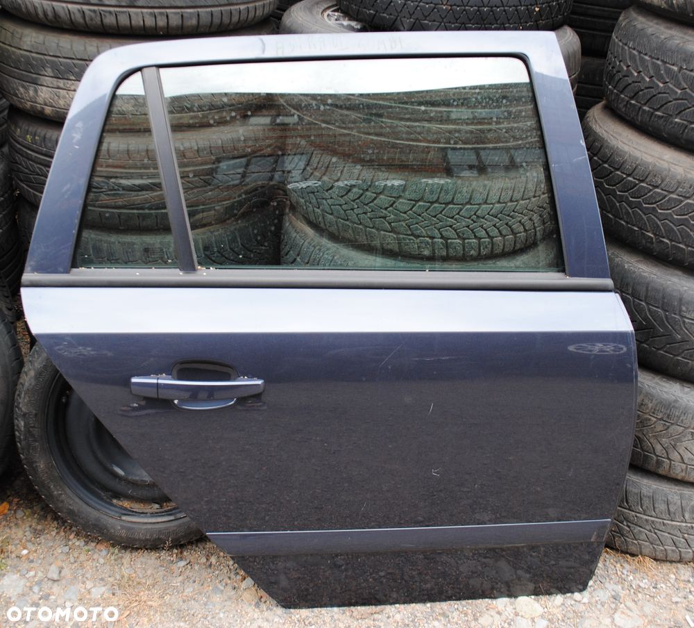 Drzwi prawy tył Astra III H kombi