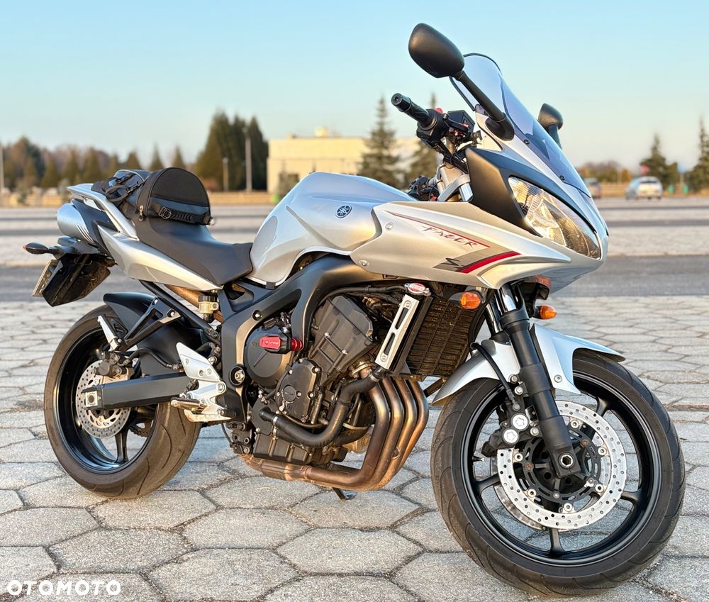 Yamaha FZ6 - 11