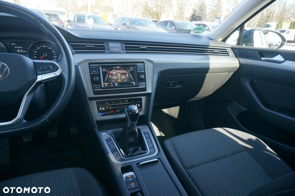Volkswagen Passat Variant 2.0 TDI EVO Essence - 16