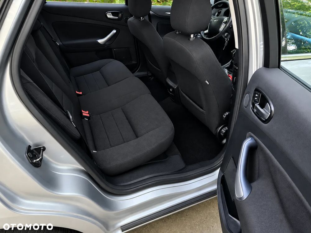 Ford Mondeo 2.0 Titanium - 13