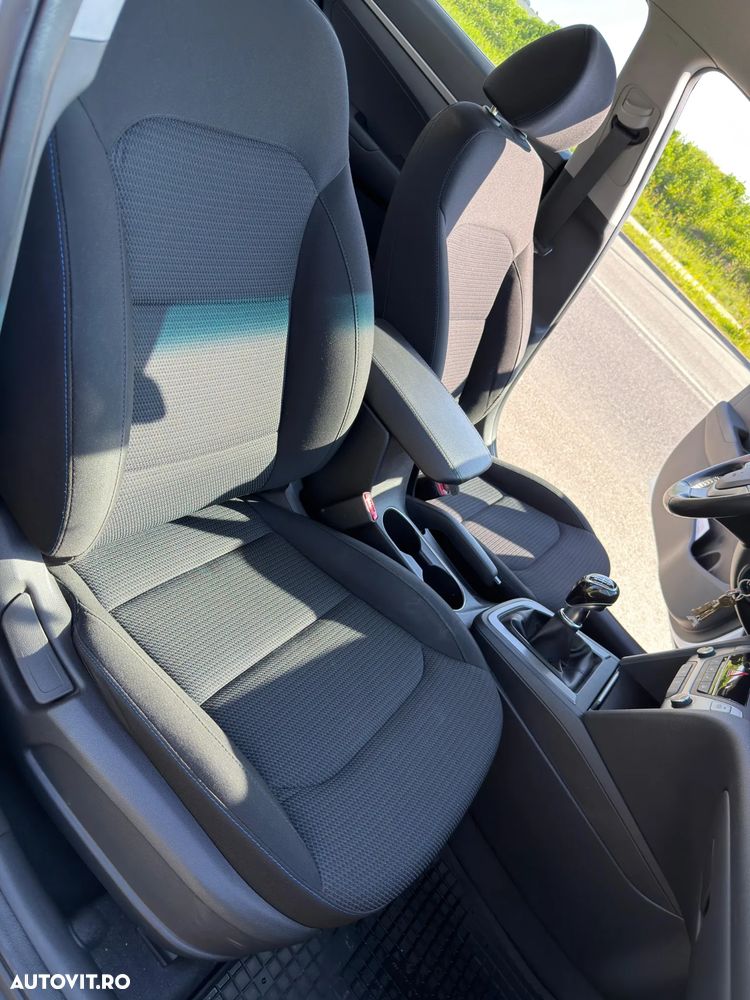 Hyundai Elantra 1.6 CRDI Comfort - 10