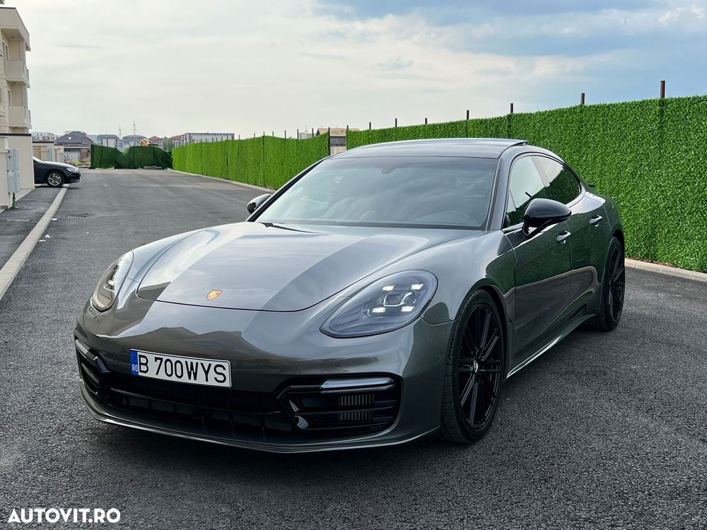 Porsche Panamera 4 - 35